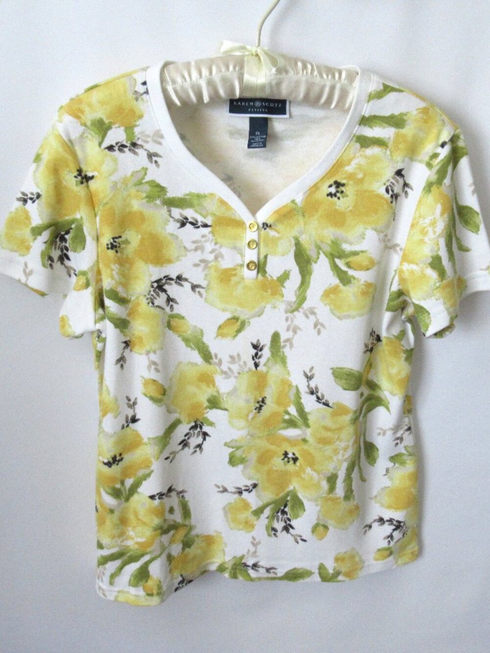 Karen Scott Petites yellow white floral V-neck short sleeve t-shirt *Sz PL*